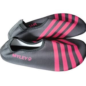 Myley Shoes Yoga Fitness Swim Scuba Slip On Shoes Sz 36/37  6.5 New